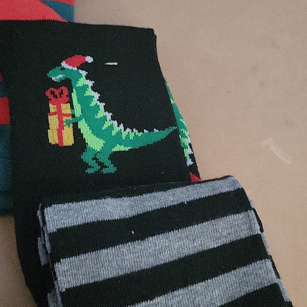 6‎ Pairs Mens NEW Christmas Socks Dinosaurs Stocking Stuffers A50